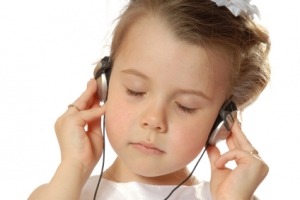 Girl Listening to NLP World Hypnosis track | NLP World